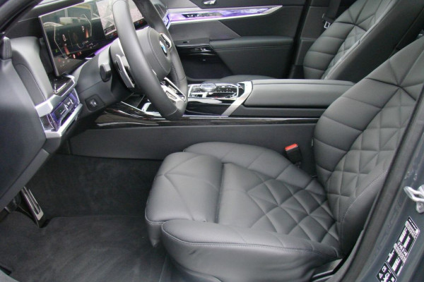 2024 BMW 7 серии с пробегом 16 000 км