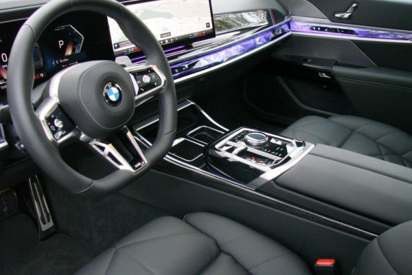 2024 BMW 7 серии с пробегом 16 000 км