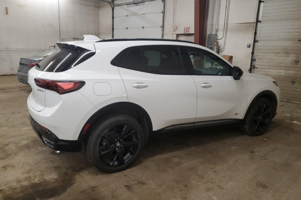 2024 Buick Envision с пробегом 17 000 миль