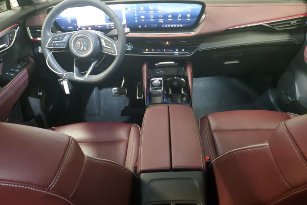 2024 Buick Envision с пробегом 17 000 миль