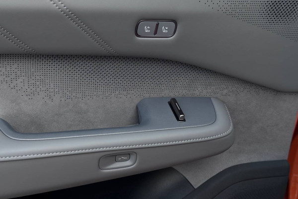 2024 Zeekr 001 с пробегом 80 км