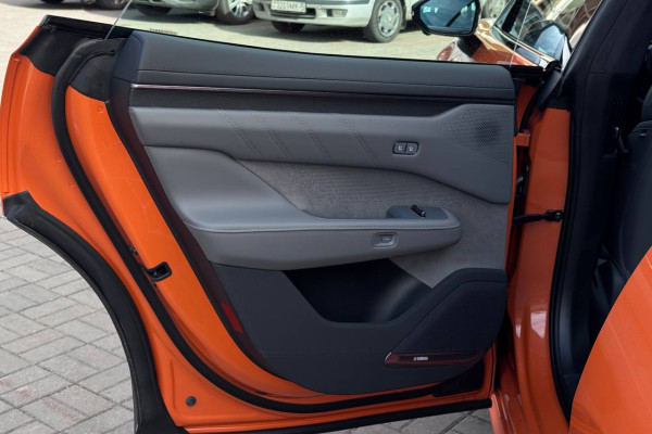 2024 Zeekr 001 с пробегом 80 км