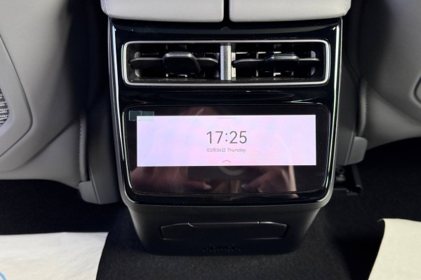 2024 Zeekr 001 с пробегом 80 км