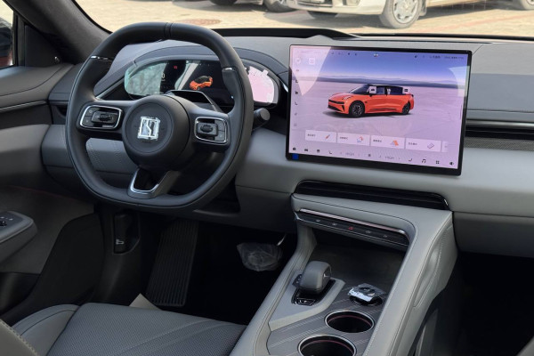 2024 Zeekr 001 с пробегом 80 км