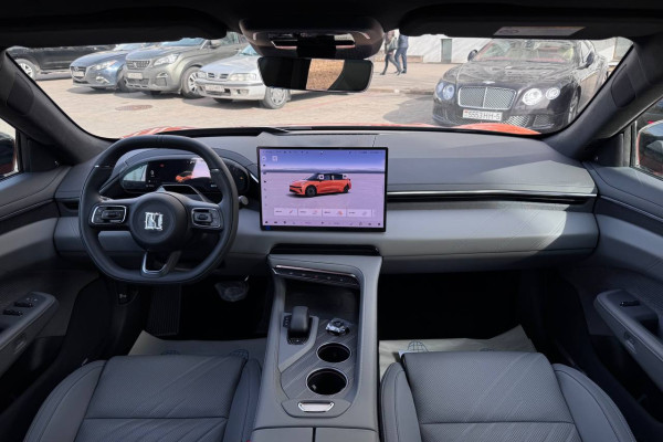 2024 Zeekr 001 с пробегом 80 км