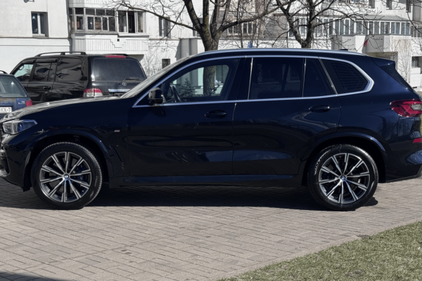 2020 BMW X5 с пробегом 127 000 км