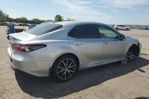 2021 Toyota Camry с пробегом 69 000 миль