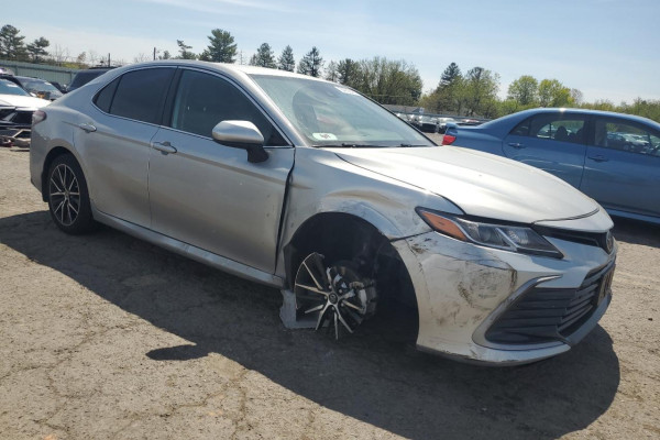 2021 Toyota Camry с пробегом 69 000 миль