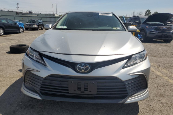 2021 Toyota Camry с пробегом 69 000 миль