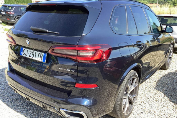 2022 BMW X5 с пробегом 131 322 км