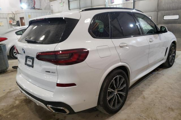 2021 BMW X5 с пробегом 14 194 км