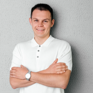 Александр (Менеджер по продажам)