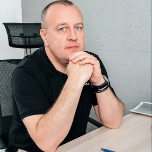 Виктор (менеджер по продажам)