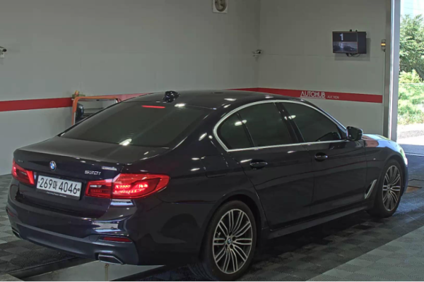 2020 BMW 5 серии с пробегом 48 569 км