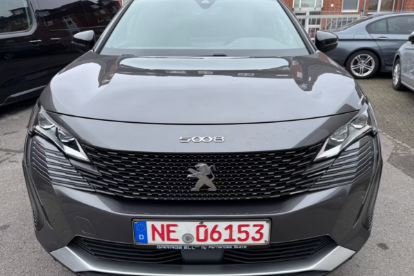 2021 Peugeot 5008 с пробегом 193 000 км