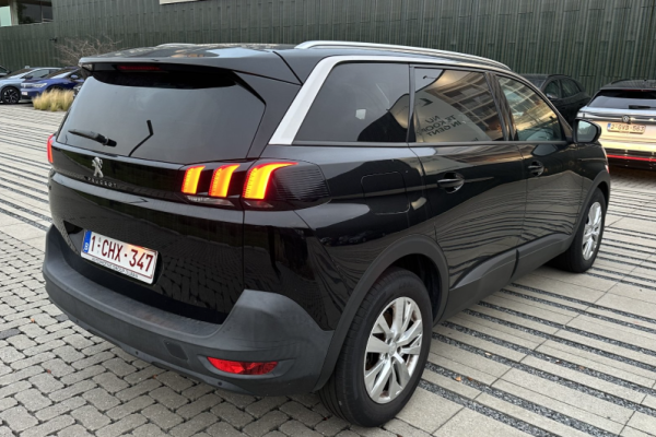 2021 Peugeot 5008 с пробегом 98 000 км