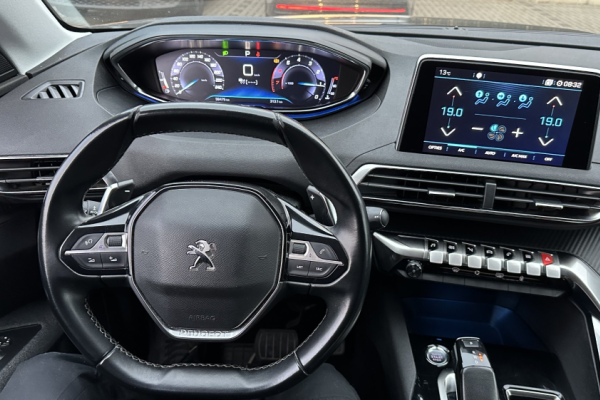 2021 Peugeot 5008 с пробегом 98 000 км