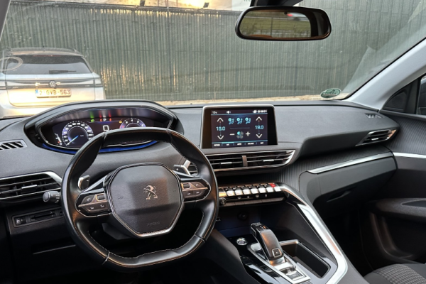 2021 Peugeot 5008 с пробегом 98 000 км