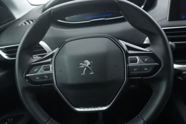 2022 Peugeot 3008 с пробегом 73 000 км