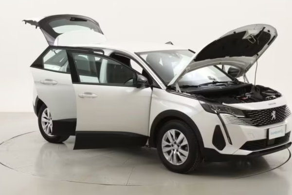 2022 Peugeot 3008 с пробегом 73 000 км