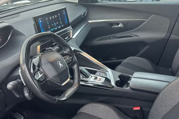 2021 Peugeot 3008 с пробегом 91 000 км