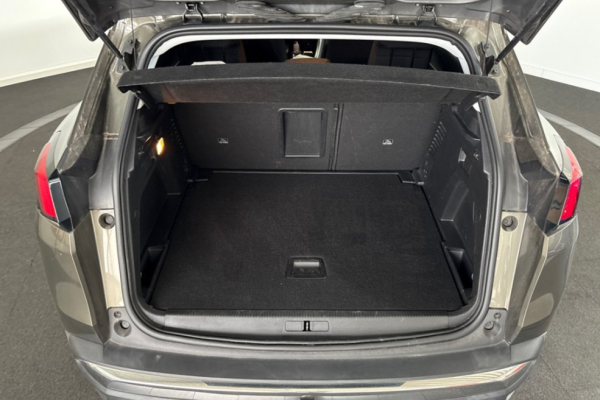 2021 Peugeot 3008 с пробегом 95 000 км