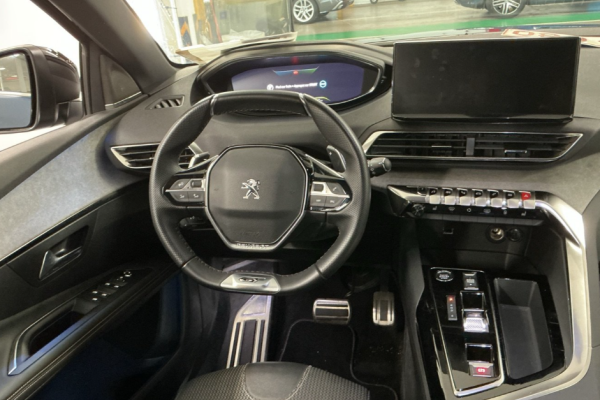 2023 Peugeot 3008 с пробегом 31 000 км