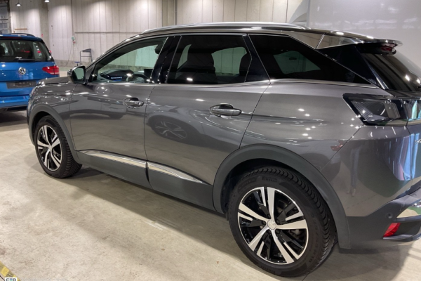 2021 Peugeot 3008 с пробегом 99 000 км