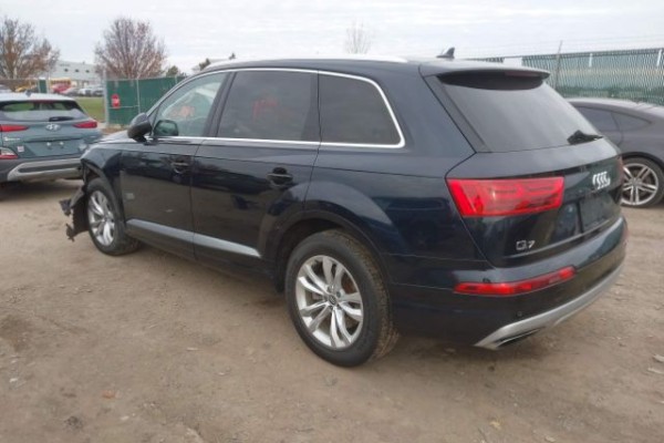2017 Audi Q7 с пробегом 144 000 миль