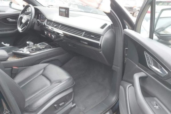2017 Audi Q7 с пробегом 144 000 миль