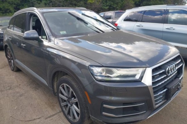 2018 Audi Q7 с пробегом 129 000 миль