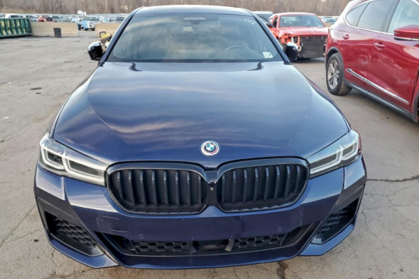 2022 BMW M5 с пробегом 29 000 миль