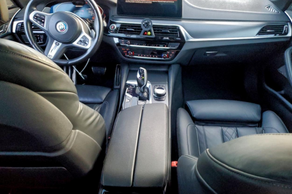 2022 BMW M5 с пробегом 29 000 миль