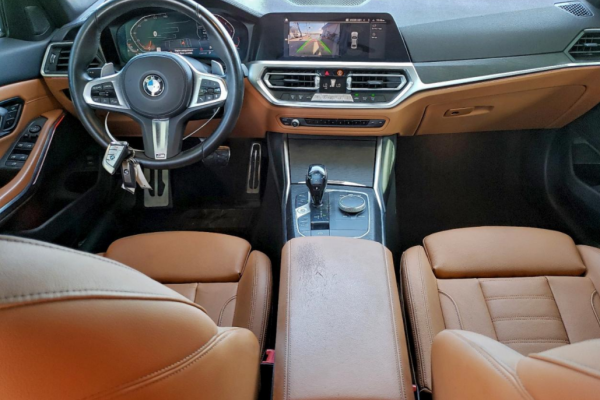 2021 BMW 3 серии с пробегом 27 000 миль