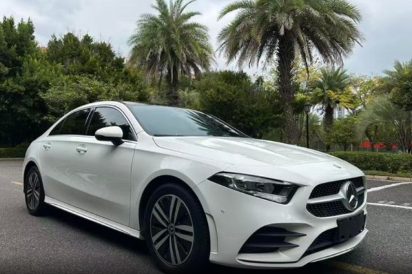 2021 Mercedes-Benz A-Класс с пробегом 40 000 км