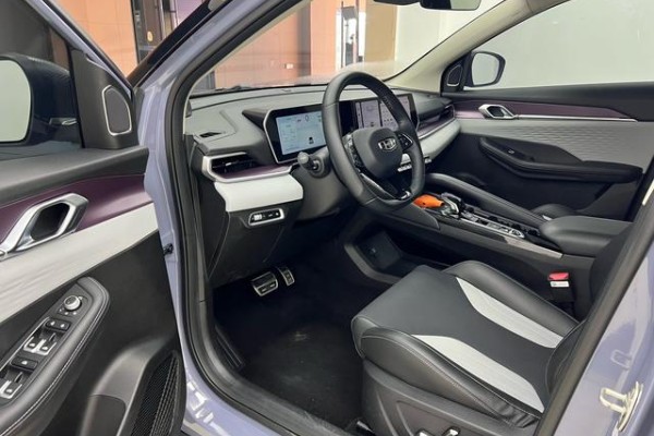 2022 Geely Binyue с пробегом 21 000 км