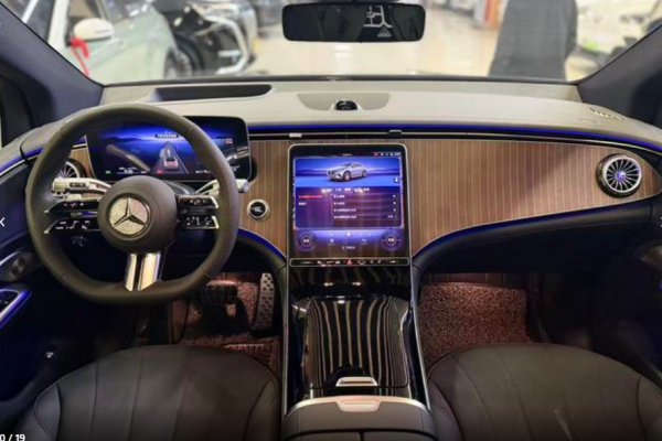 2023 Mercedes-Benz EQE SUV с пробегом 9 999 км