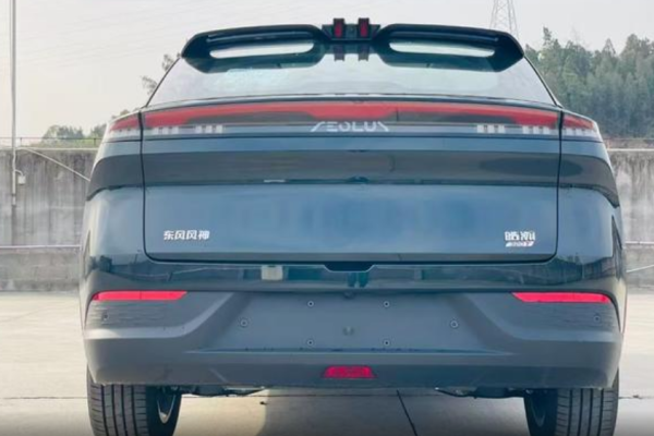 2025 Dongfeng Aeolus Haohan с пробегом 2 000 км