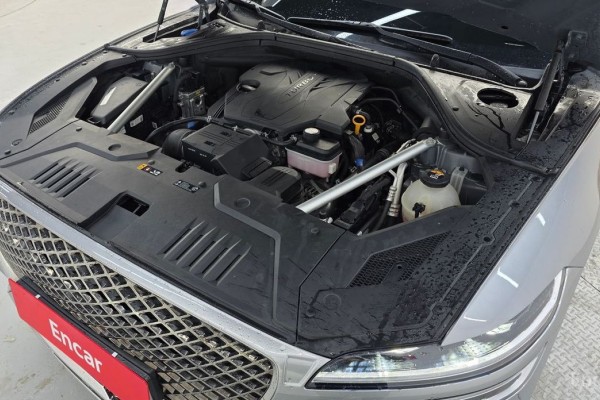 2022 Genesis GV70 с пробегом 72 574 км