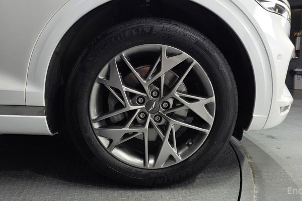 2021 Genesis GV70 с пробегом 40 709 км