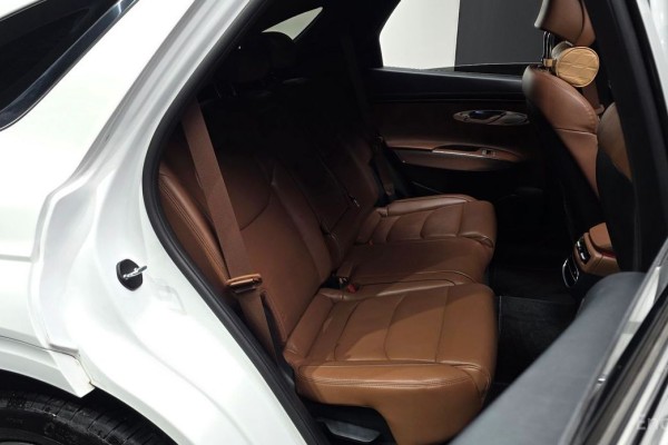 2021 Genesis GV70 с пробегом 40 709 км