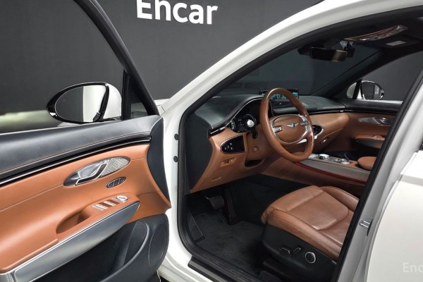 2021 Genesis GV70 с пробегом 40 709 км