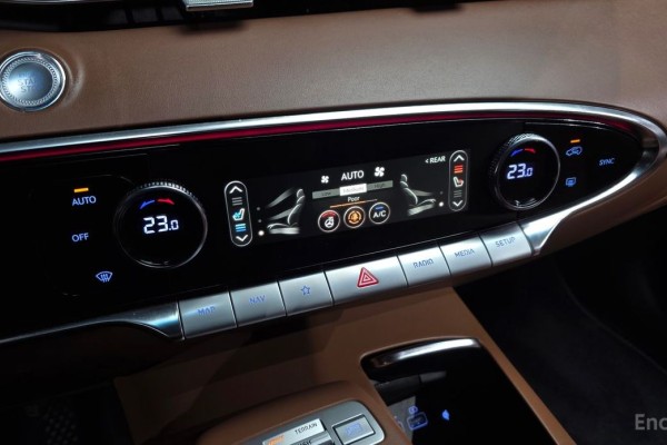 2021 Genesis GV70 с пробегом 40 709 км