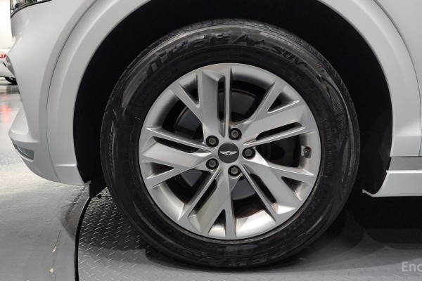 2021 Genesis GV70 с пробегом 80 247 км