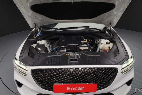 2021 Genesis GV70 с пробегом 80 247 км