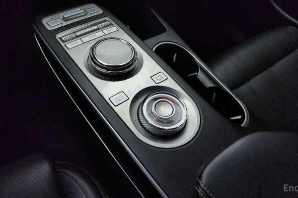 2021 Genesis GV70 с пробегом 80 247 км