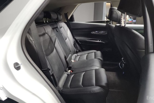 2021 Genesis GV70 с пробегом 80 247 км