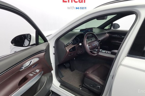 2021 Genesis GV70 с пробегом 73 836 км