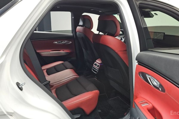 2021 Genesis GV70 с пробегом 57 297 км