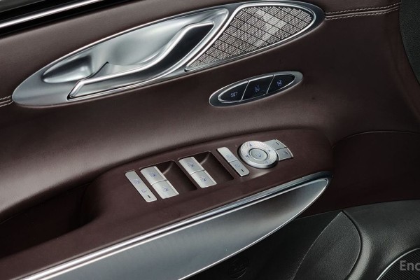 2021 Genesis GV70 с пробегом 73 836 км